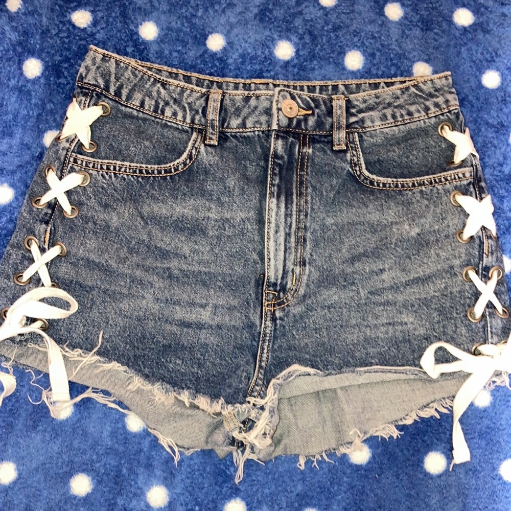 Denim shorts with lace up side detail - Divided by H&M - size 6